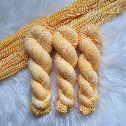 March Daffodils | DK Weight Yarn | Birth Flower Collection