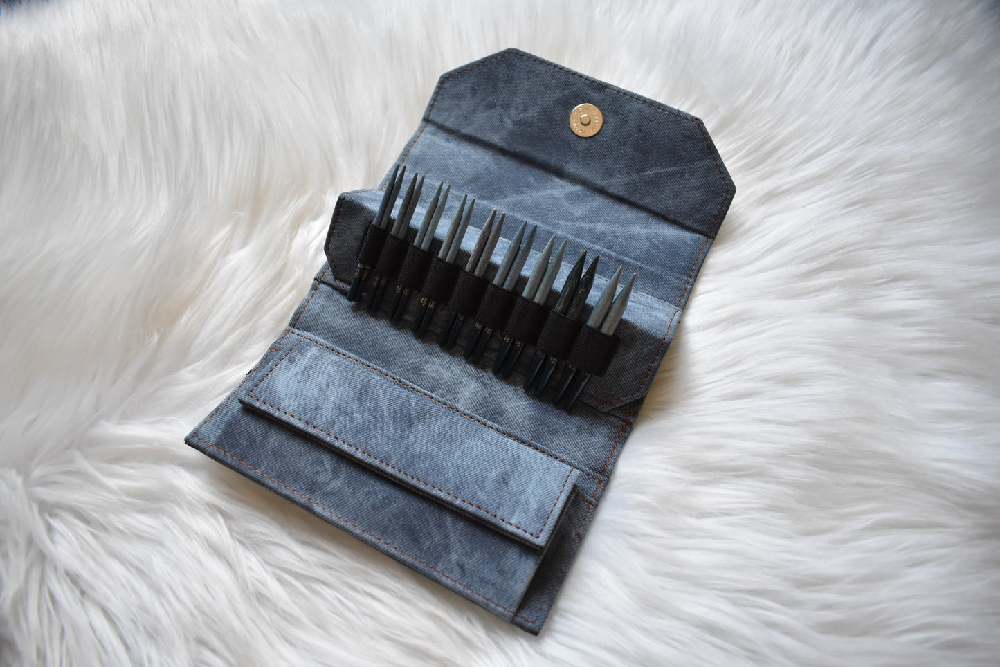 Lykke Knitting Needles | 3.5" Interchangeable Needles Set | INDIGO in Azure Denim Case