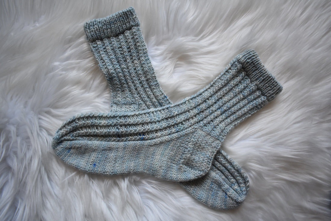 Toi et Moi Socks Knitting Pattern | Fingering Weight Socks | Folded Hem
