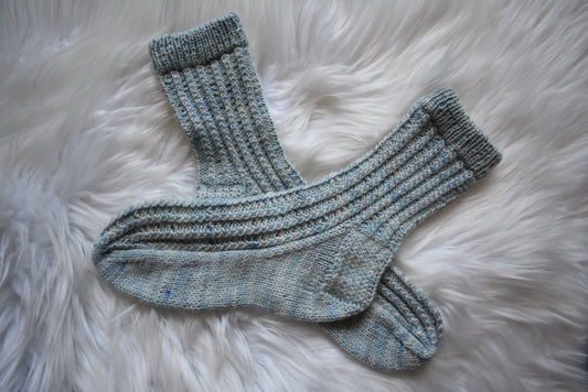 Toi et Moi Socks Knitting Pattern | Fingering Weight Socks | Folded Hem