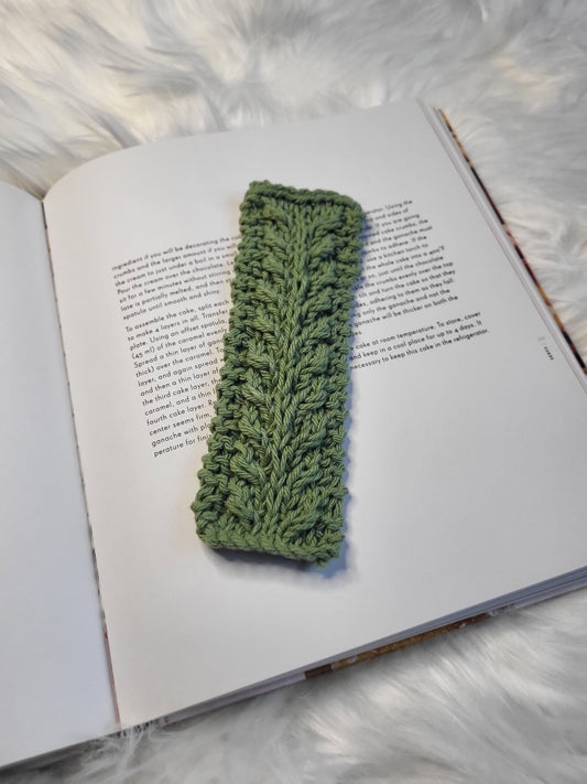 Knit Leaf Bookmark