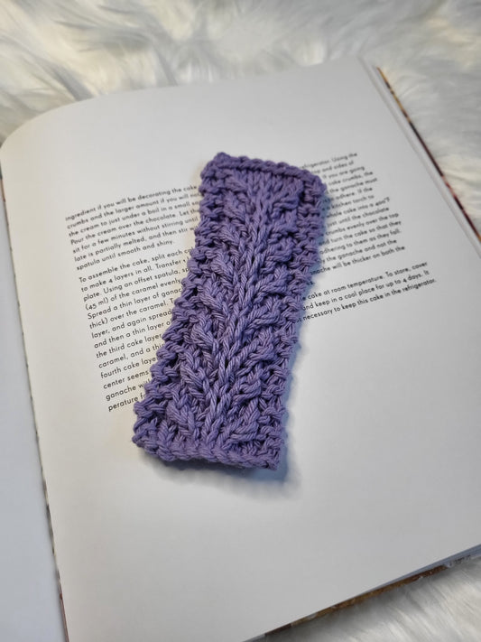 Knit Leaf Bookmark