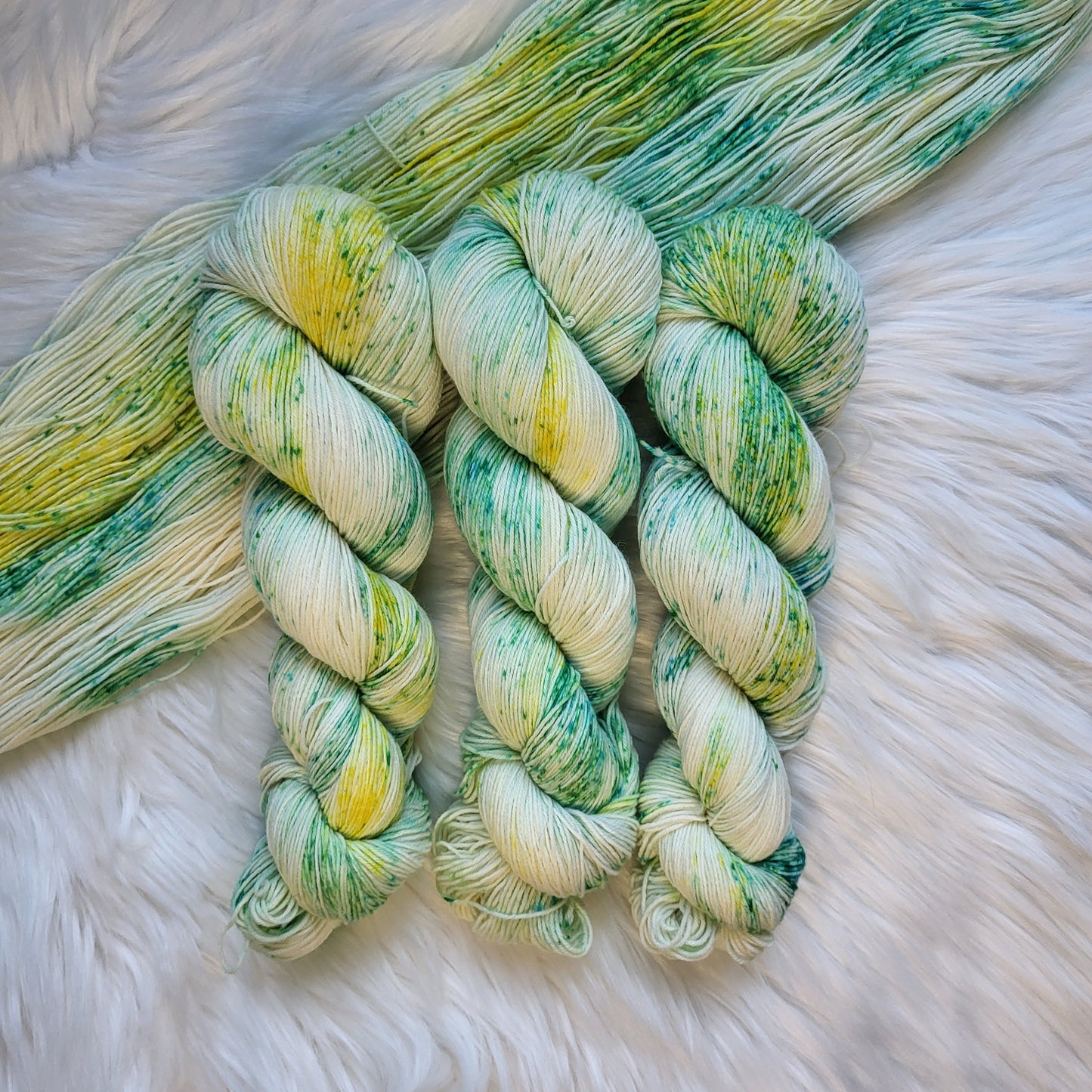 April Daisies | Fingering Weight Yarn | Birth Flower Collection