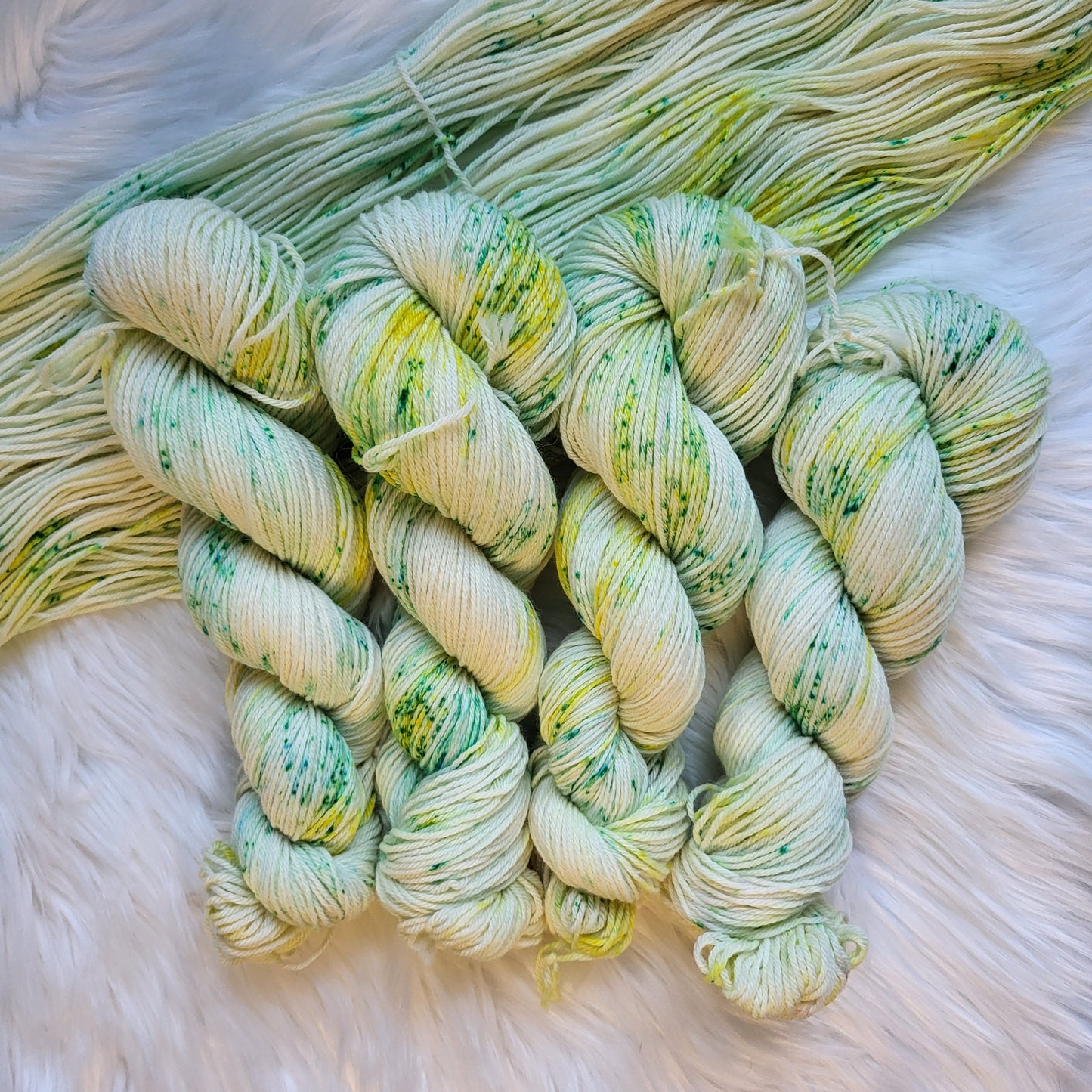 April Daisies | DK Weight Yarn | Birth Flower Collection