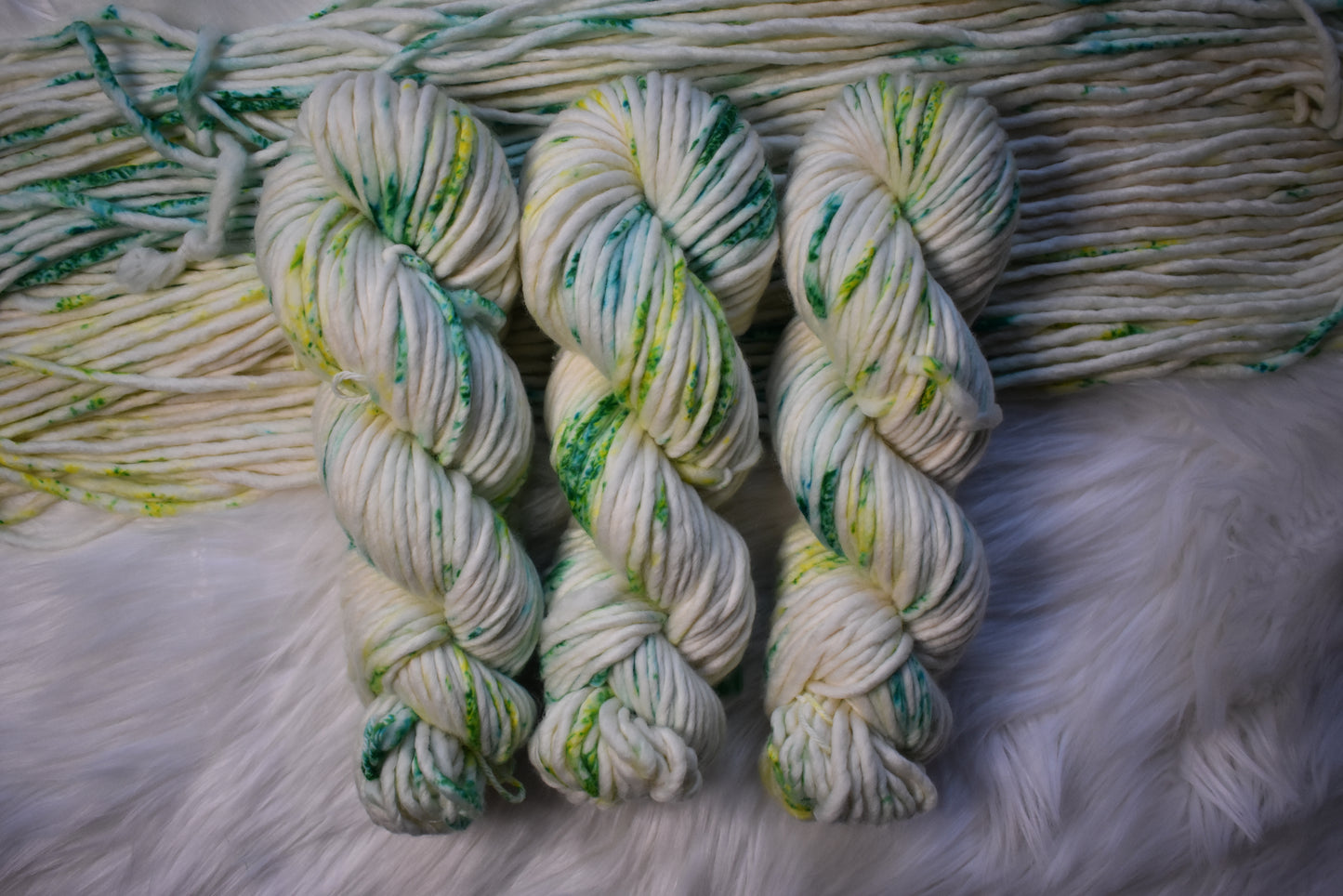 April Daisies | Super Bulky Weight Yarn | Birth Flower Collection