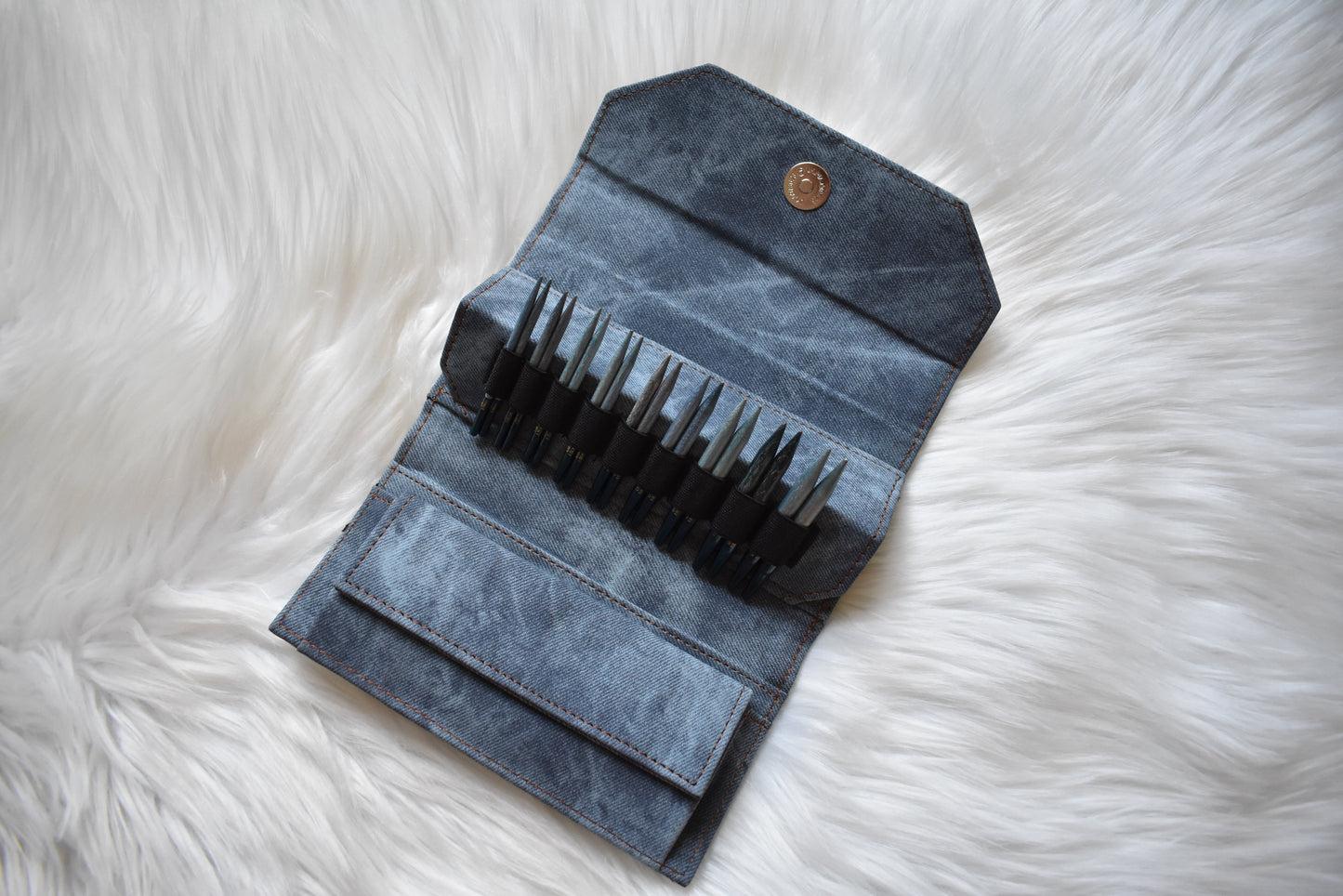 Lykke Knitting Needles | 3.5" Interchangeable Needles Set | INDIGO in Azure Denim Case