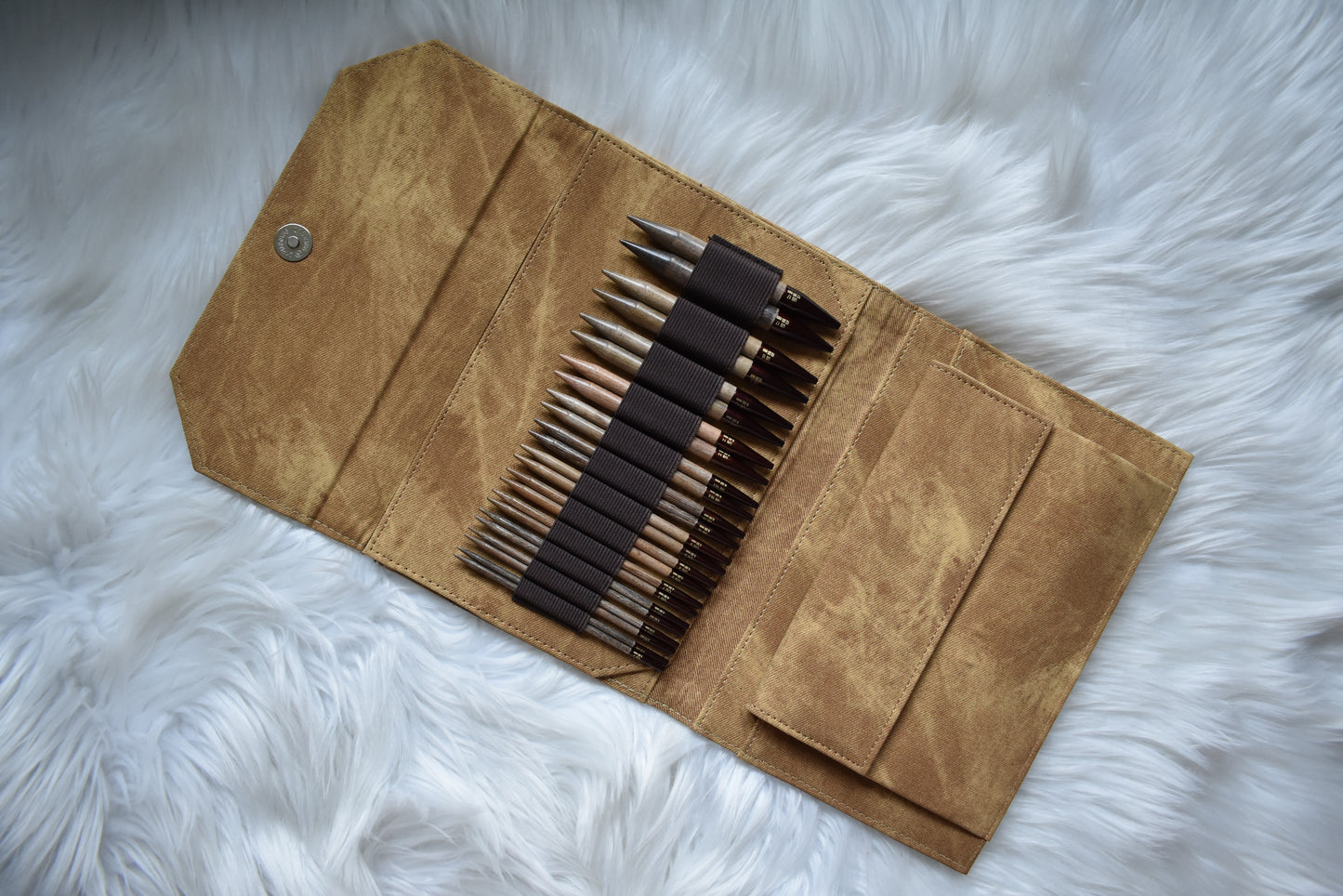Lykke Knitting Needles | 5" Interchangeable Needles Set | UMBER In Denim Case