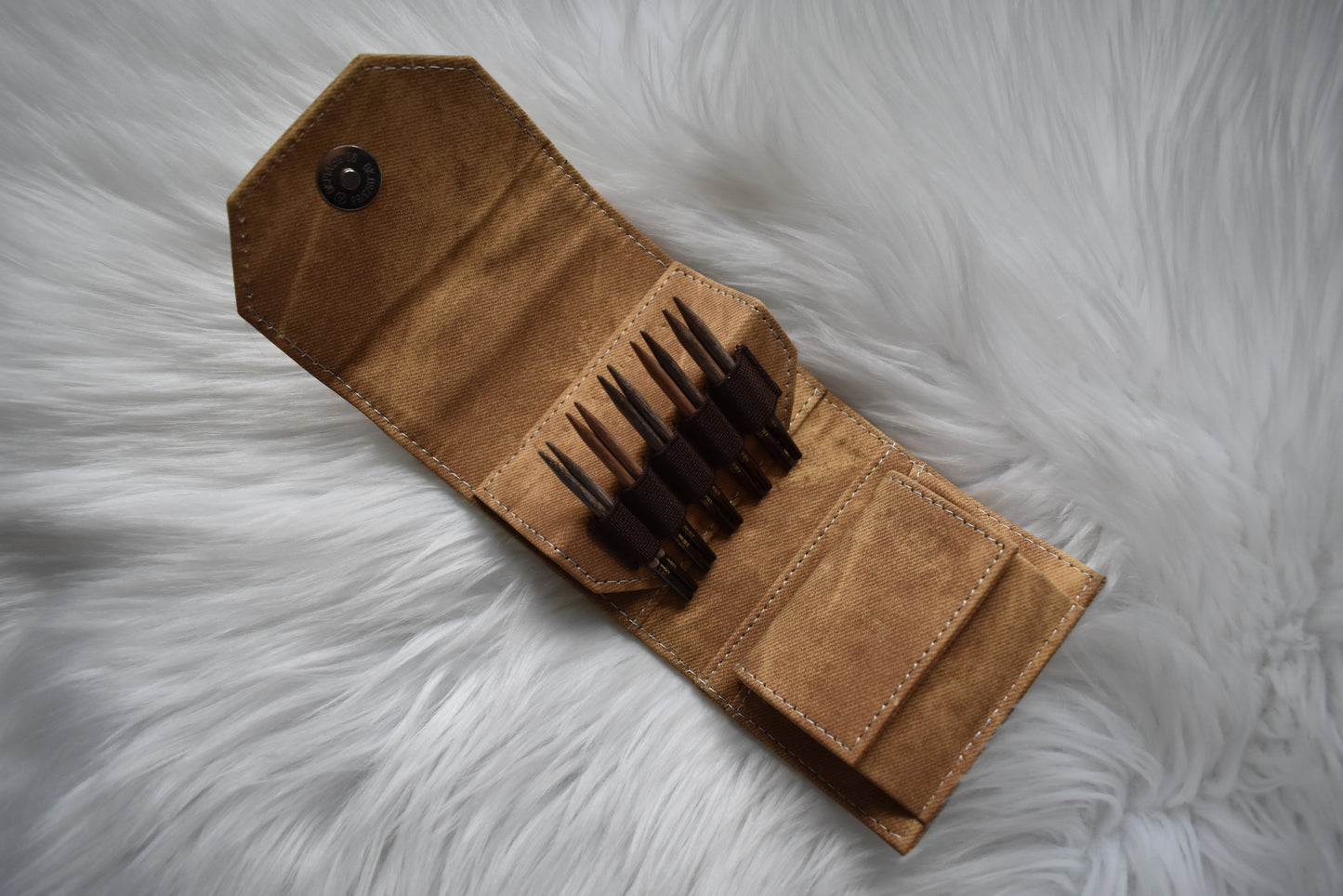 Lykke Knitting Needles | 3.5" Interchangeable Needles Starter Set | UMBER in Denim Case