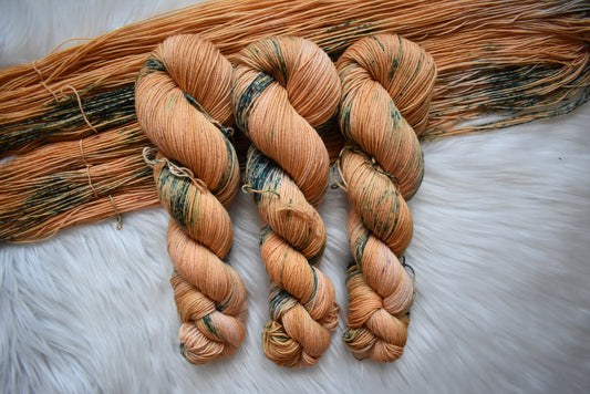 Oolong Tea Leaves | Sock Weight Yarn | Steeped in Color Collection