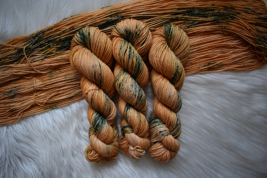 Oolong Tea Leaves | DK Weight Yarn | Steeped in Color Collection