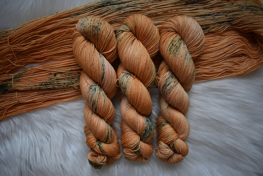 Oolong Tea Leaves | Fingering Weight Yarn | Steeped in Color Collection